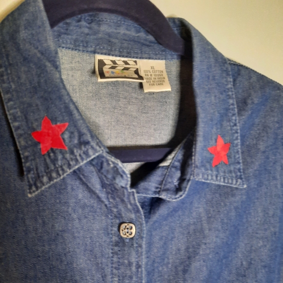 VINTAGE Embroidered and Patchwork Denim Sleeveless Button-Up Vest, Grandmacore - Picture 5 of 7